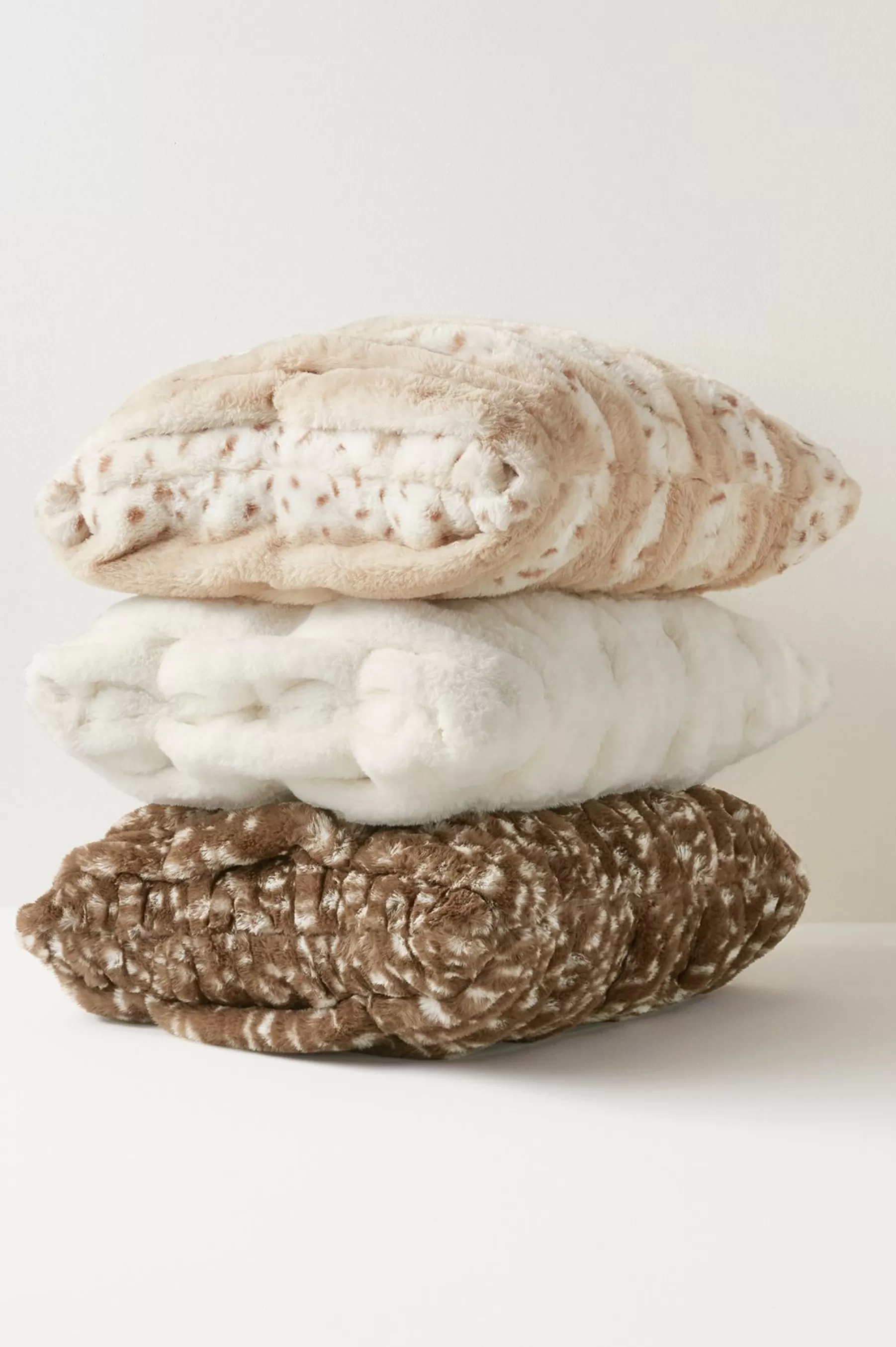 Bedding Essentials | pillows-Soft Surroundings La Parisienne Faux Fur Pillow Snow Leopard