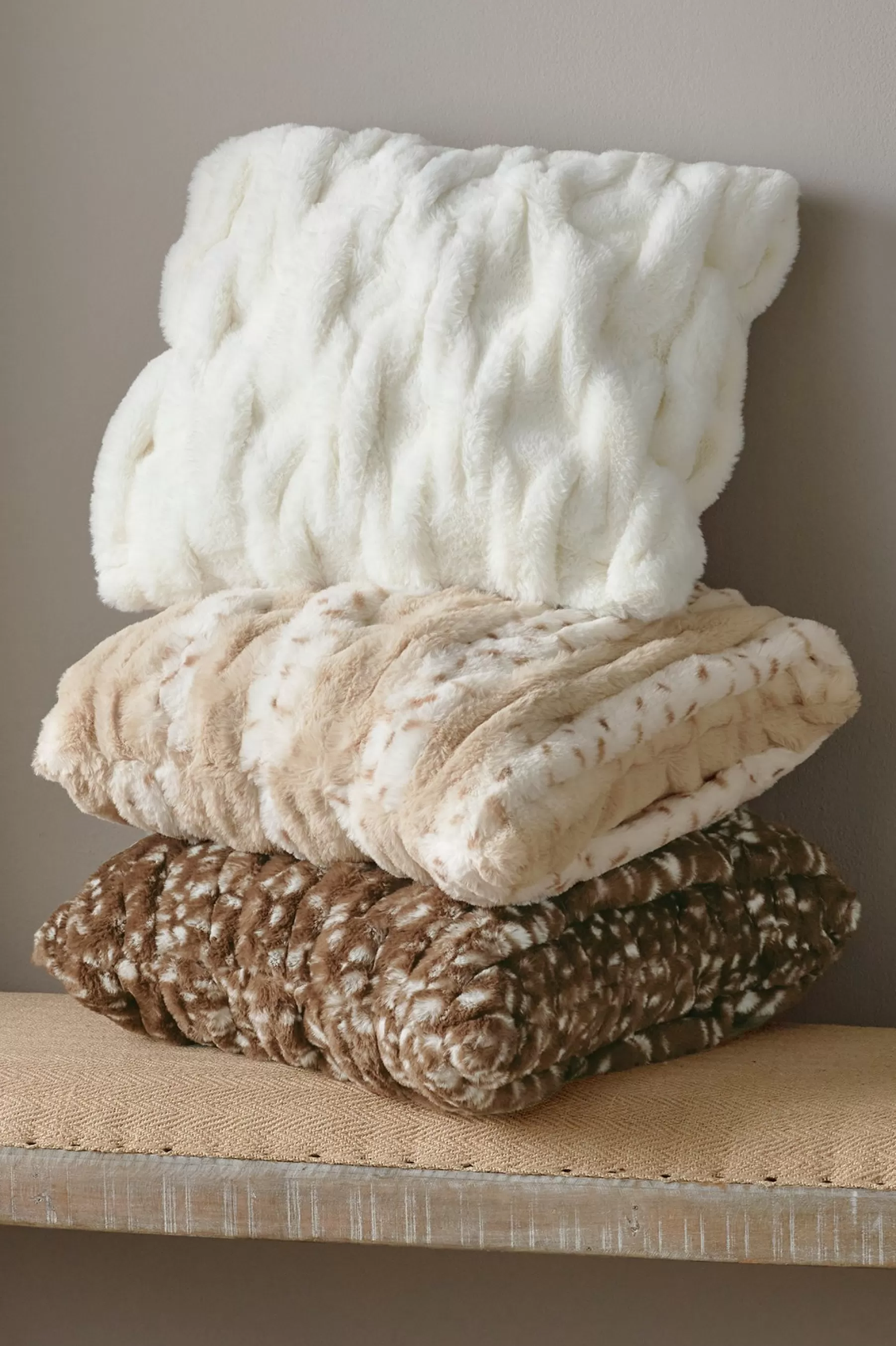 Bedding Essentials | pillows-Soft Surroundings La Parisienne Faux Fur Pillow Snow Leopard